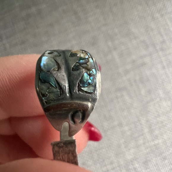 Elegant Vintage Sterling Silver and Abalone Fish Adjustable Size Ring